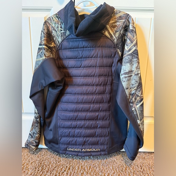 Under Armour Camo and Black Performance Jacket - Picture 2 of 3